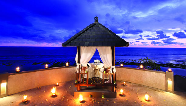 Bali Babymoon at Banyan Tree Ungasan - Cliff Edge Dining