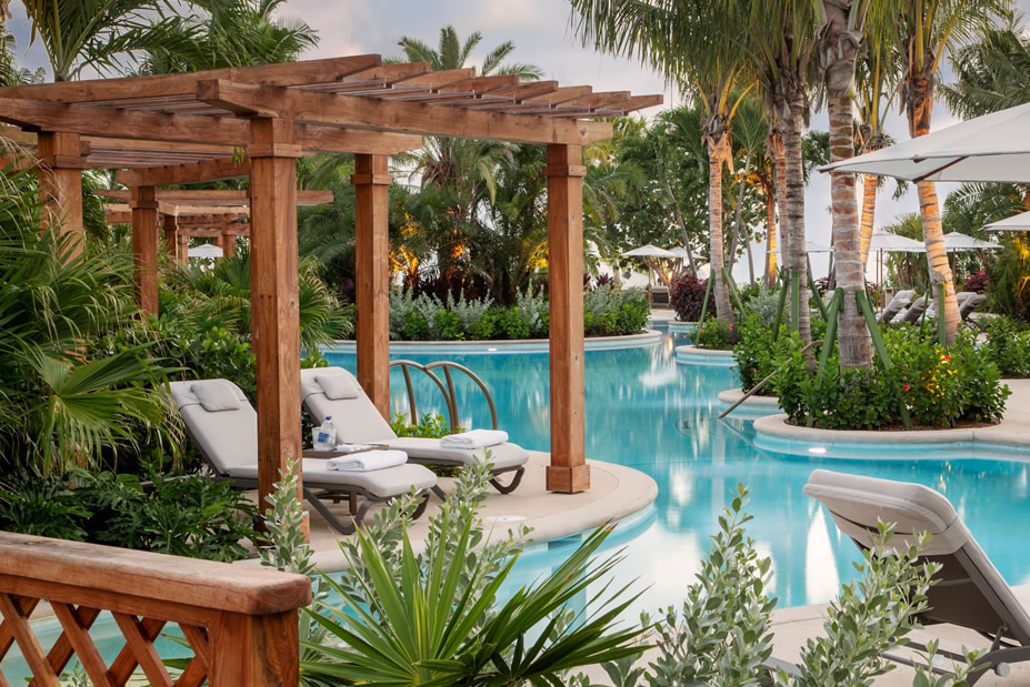 Bahamas Babymoon at Rosewood Baha Mar