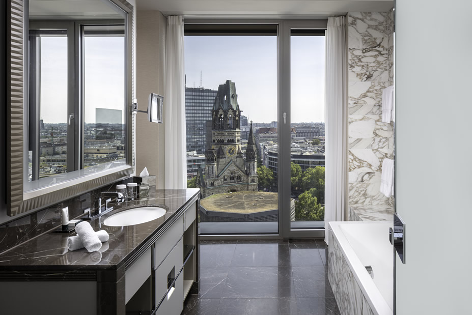 Berlin Babymoon at Waldorf Astoria Berlin