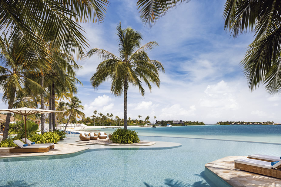 Maldives Babymoon at Waldorf Astoria Maldives Ithaafushi