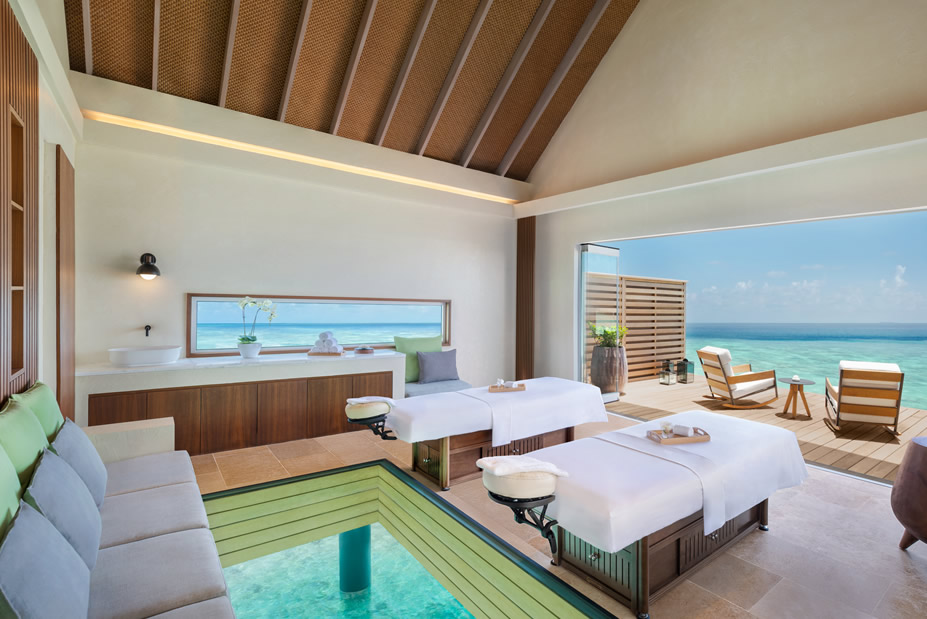 Maldives Babymoon at Waldorf Astoria Maldives Ithaafushi