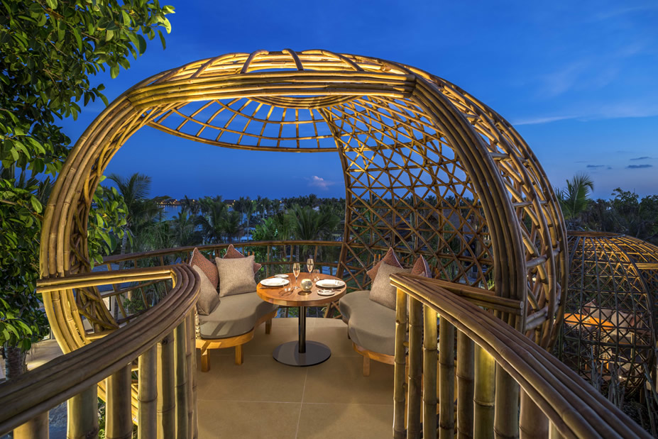 Maldives Babymoon at Waldorf Astoria Maldives Ithaafushi