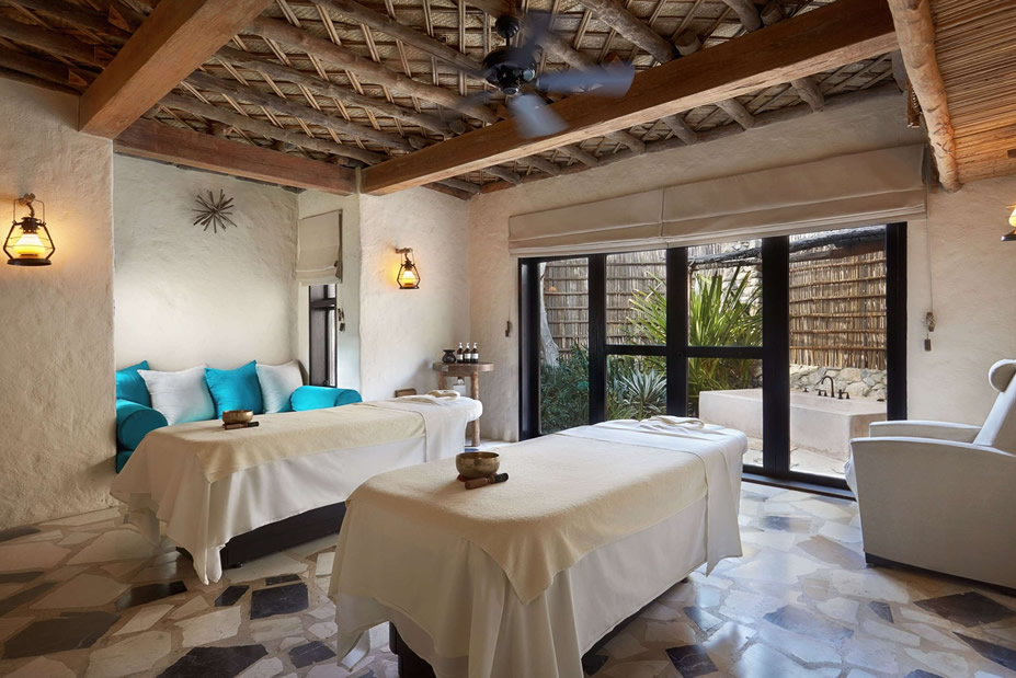 Oman Babymoon at Six Senses Zighy Bay