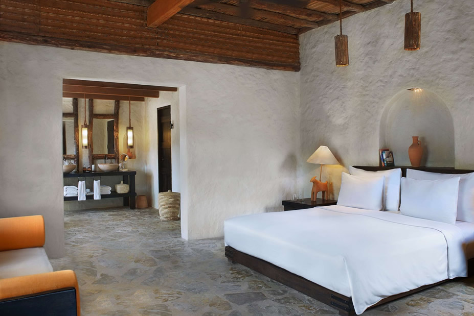 Oman Babymoon at Six Senses Zighy Bay