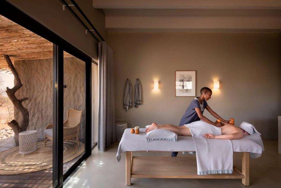 South Africa Babymoon at Tswalu Kalahari