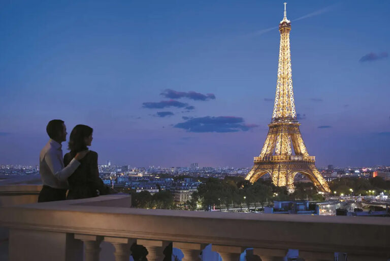 Shangri-La, Paris