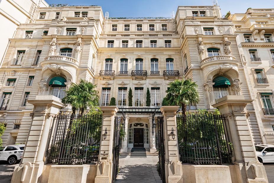Shangri-La, Paris