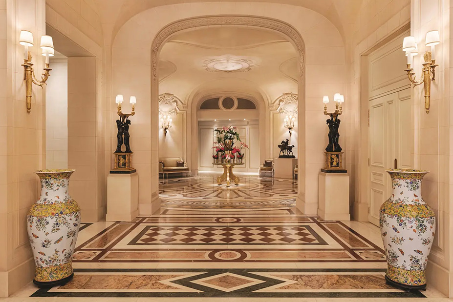 Shangri-La, Paris