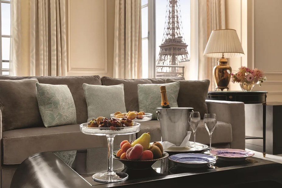 Shangri-La, Paris